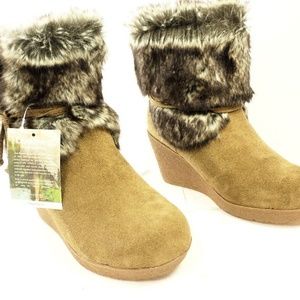 BearPaw Brown Furry Boots Womans size 8